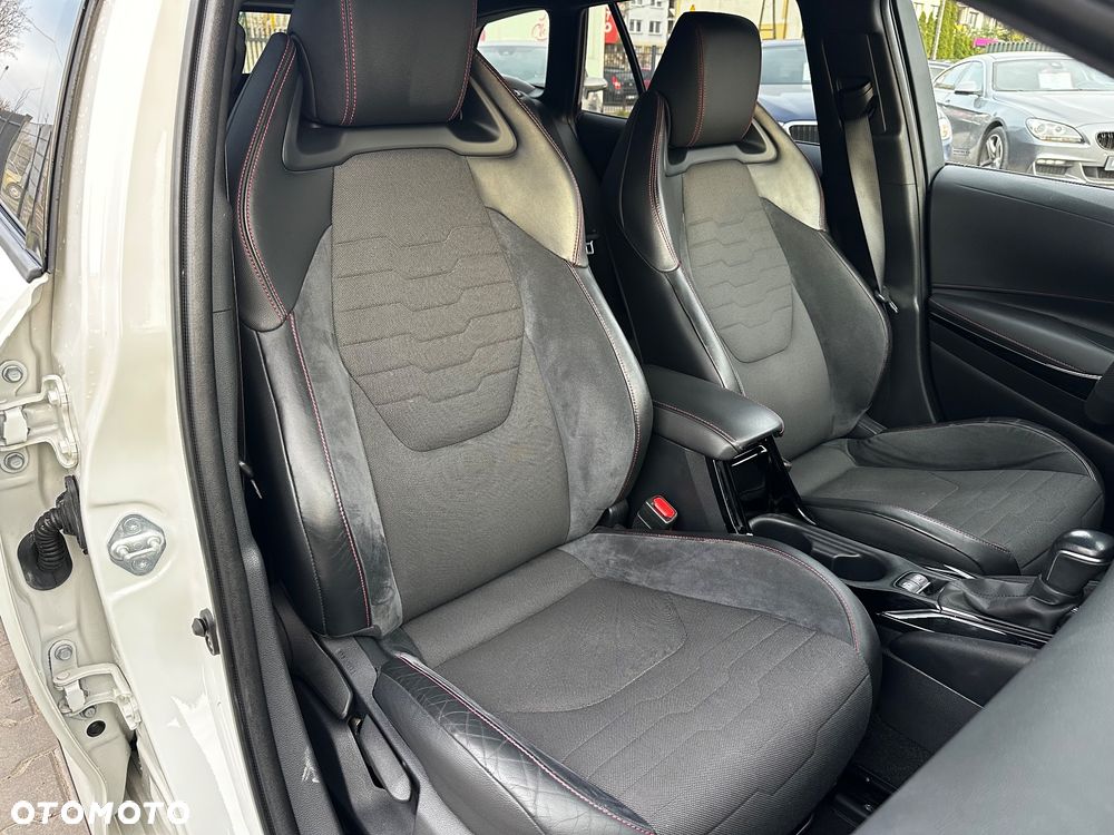Toyota Corolla 1.8 Hybrid GR Sport - 22