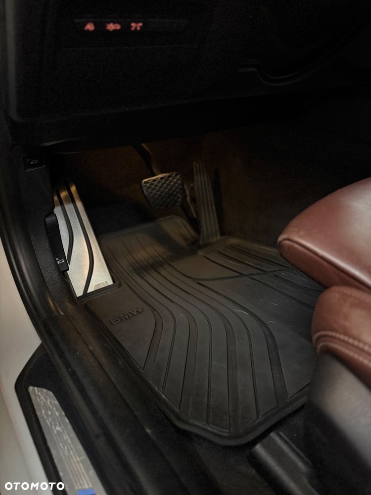 BMW Seria 3 330d M Sport - 22