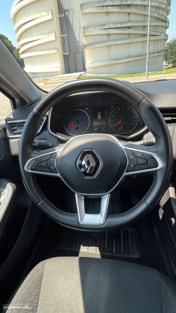 Renault Clio - 8