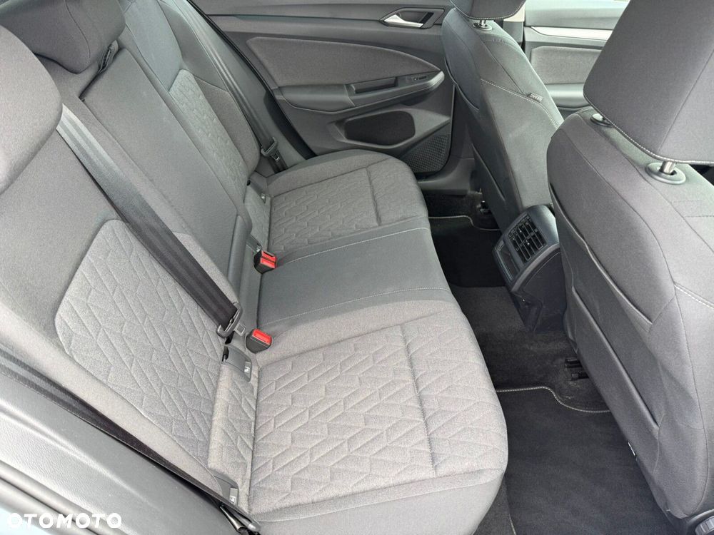 Volkswagen Golf 1.5 eTSI mHEV Life DSG - 27