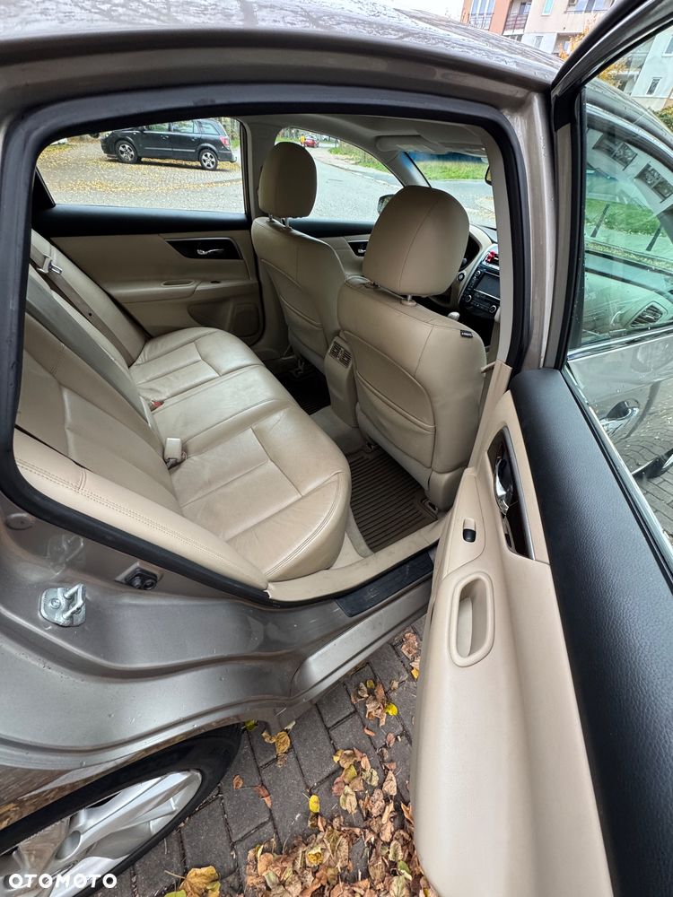 Nissan Altima - 8