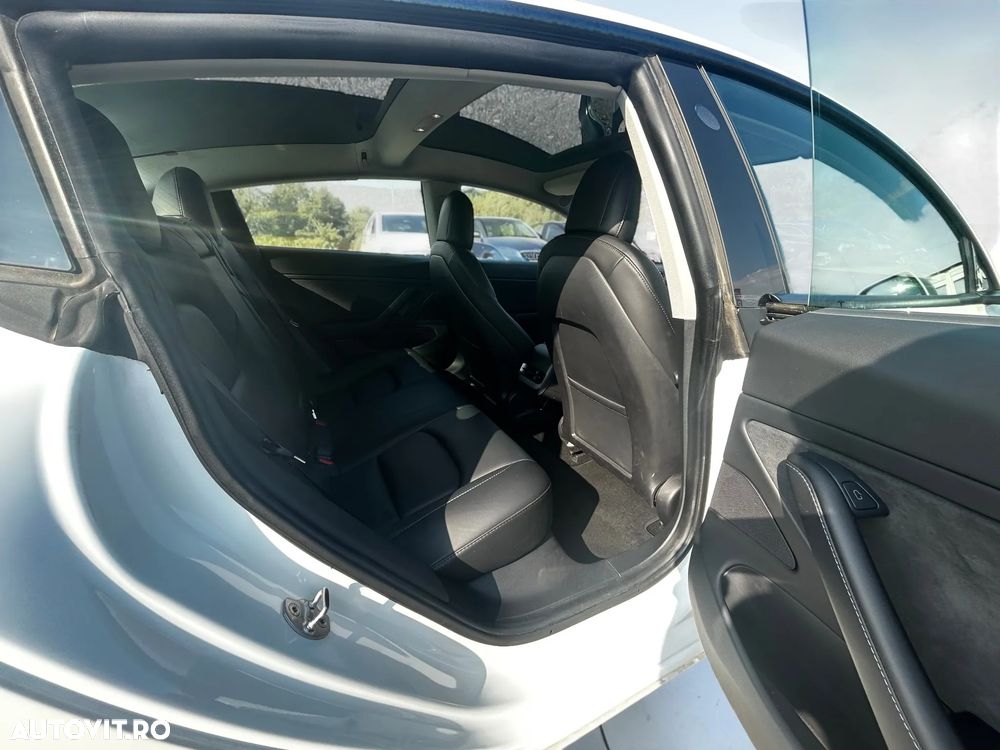 Tesla Model 3 Langstreckenbatterie Allradantrieb Dual Motor - 18