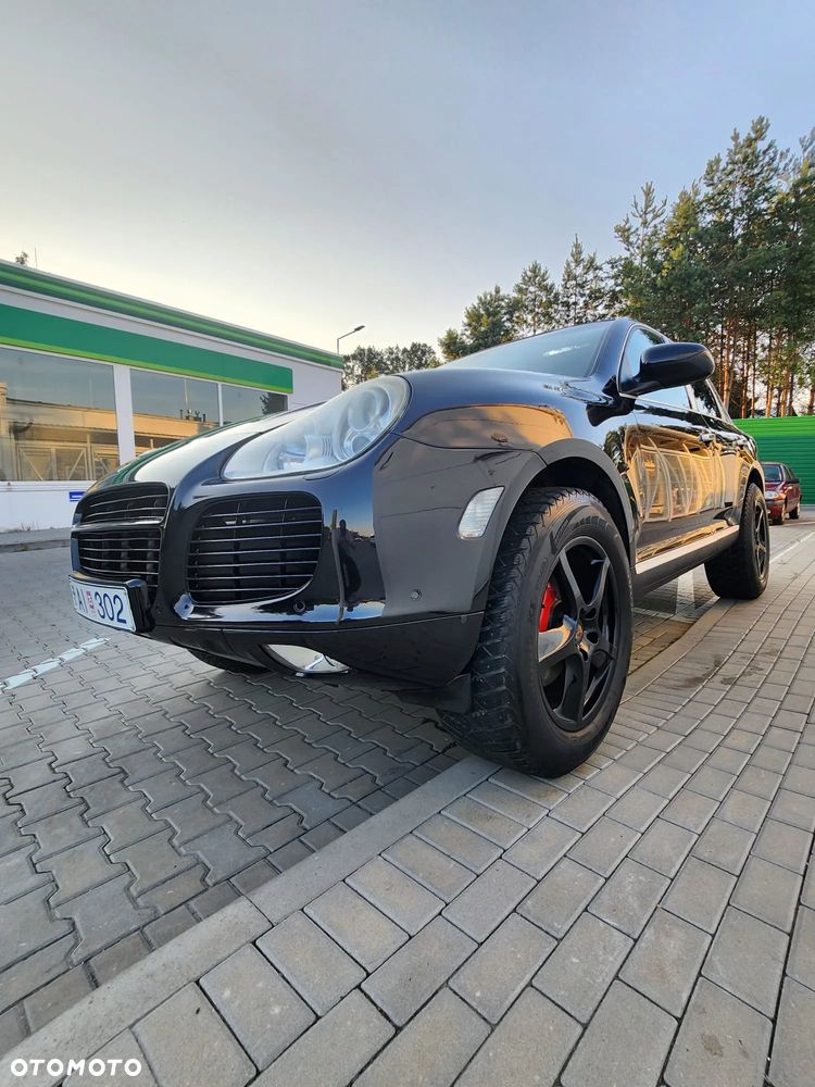Porsche Cayenne Turbo - 1