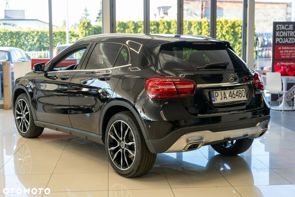 Mercedes-Benz GLA 200 7G-DCT - 7