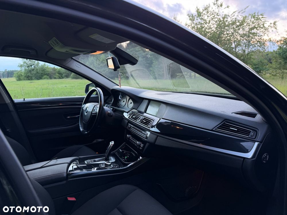 BMW Seria 5 520d - 13