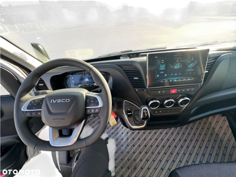 Iveco Daily 35C18 kontener z windą - 8