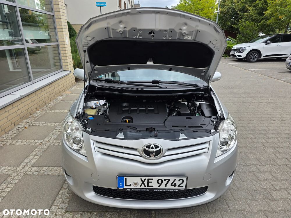Toyota Auris - 12