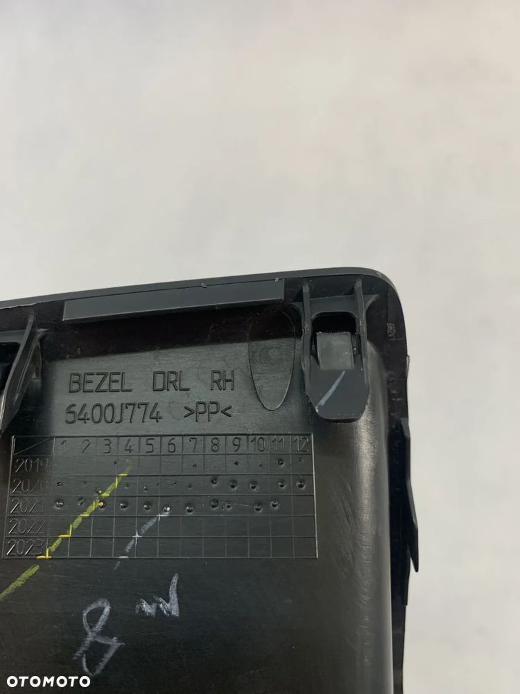 Mitsubishi Space Star 20r FL Atrapa kratka prawa zderzak Lift 2020 - 3