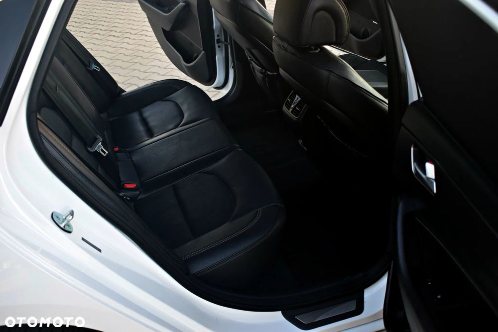 Hyundai Sonata - 8