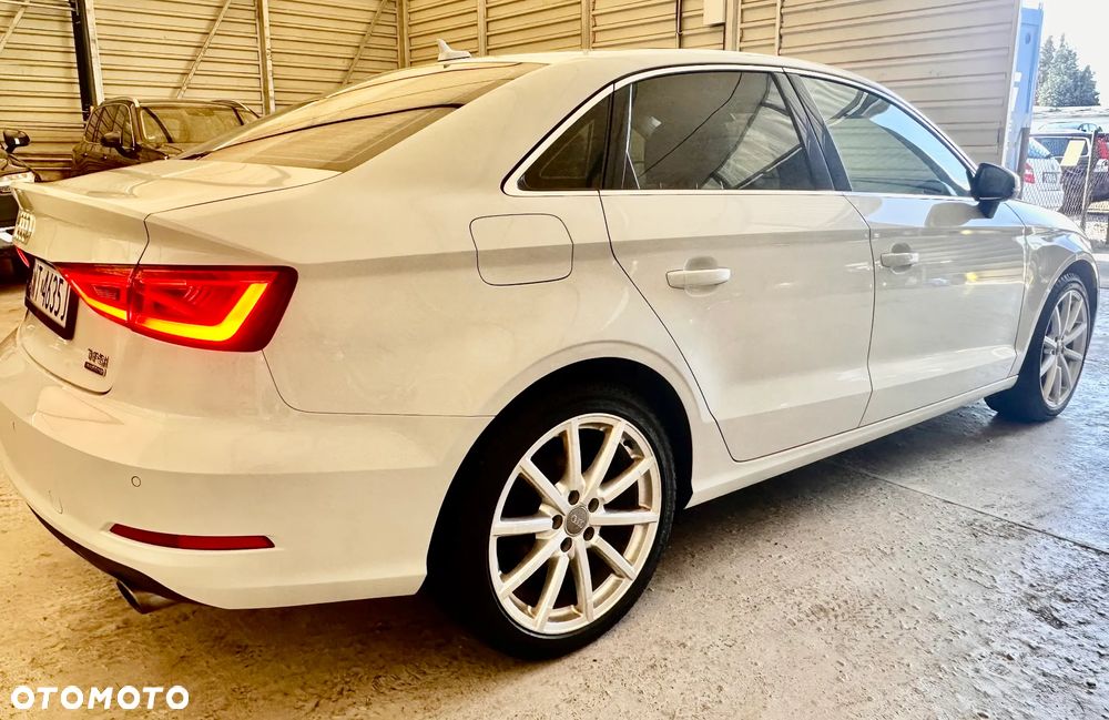 Audi A3 Limousine 40 TFSI quattro S tronic sport - 4