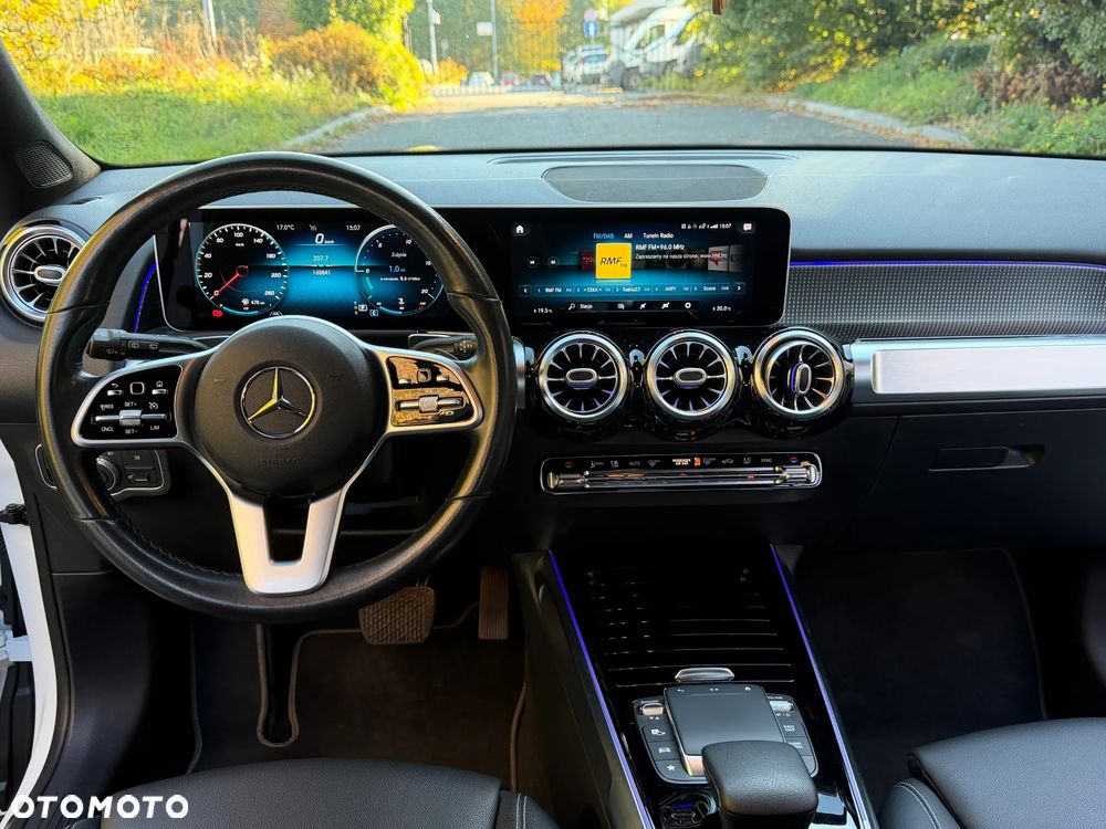 Mercedes-Benz GLB - 12