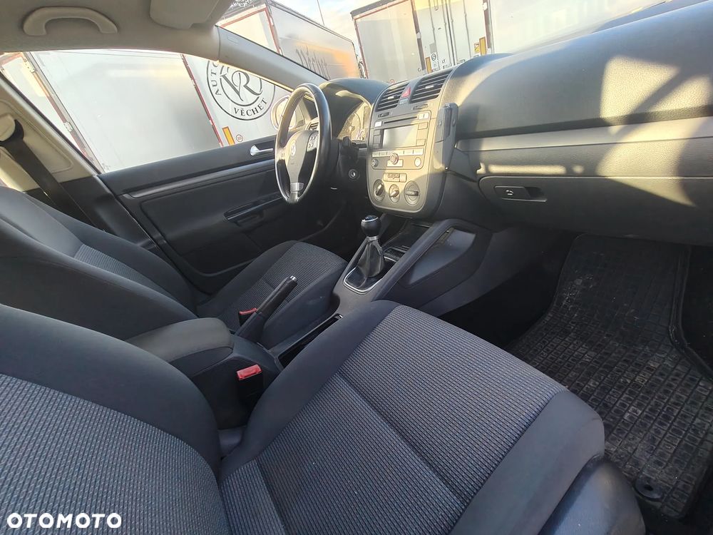 Volkswagen Golf 1.9 TDI DPF Comfortline - 8