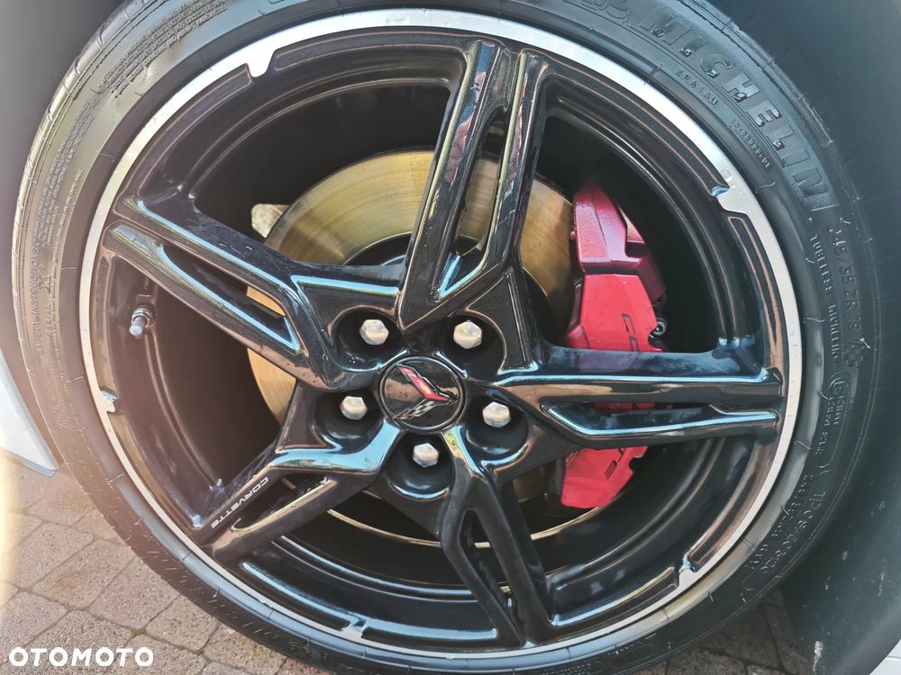 Chevrolet Corvette - 8