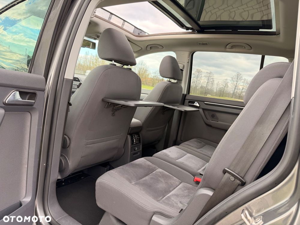 Volkswagen Touran 2.0 TDI DPF DSG Trendline - 21