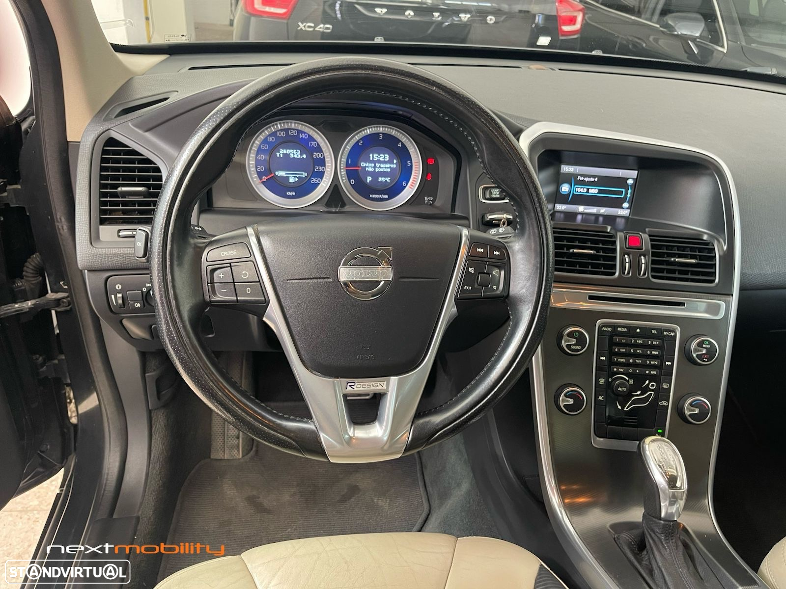 Volvo XC 60 2.0 D4 R-Design Geartronic - 12