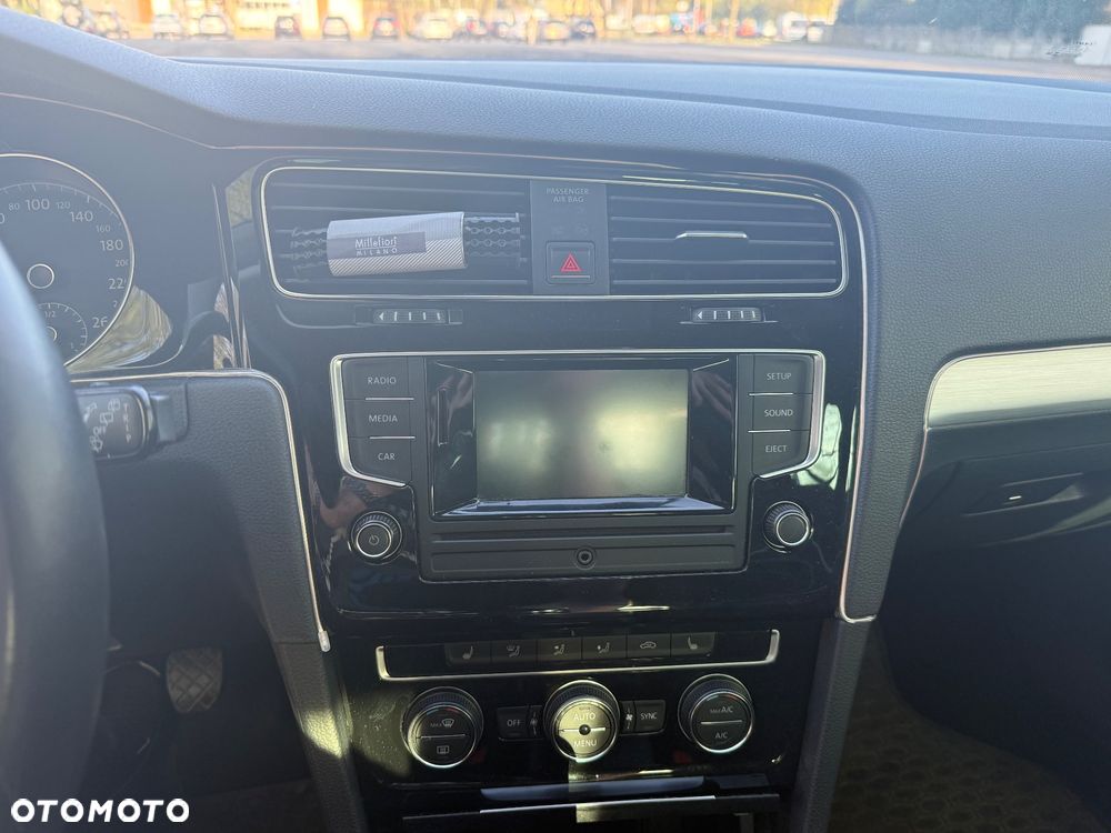 Volkswagen Golf 1.2 TSI BMT Comfortline - 11