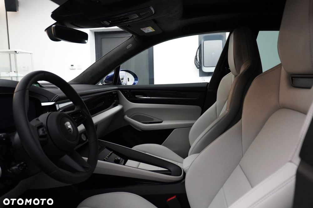 Porsche Macan - 16