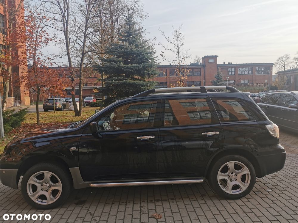 Mitsubishi Outlander - 3