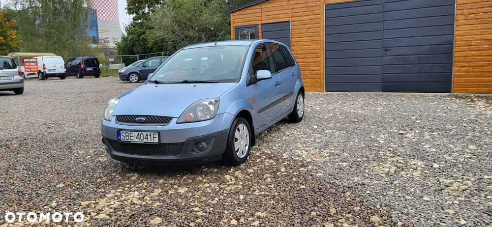 Ford Fiesta 1.4 Trend - 32