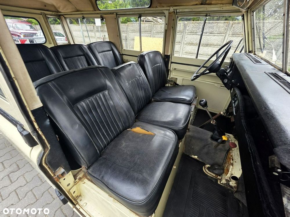 Land Rover Defender - 27