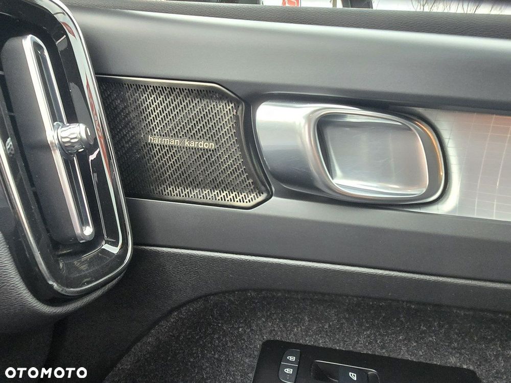 Volvo XC 40 - 24