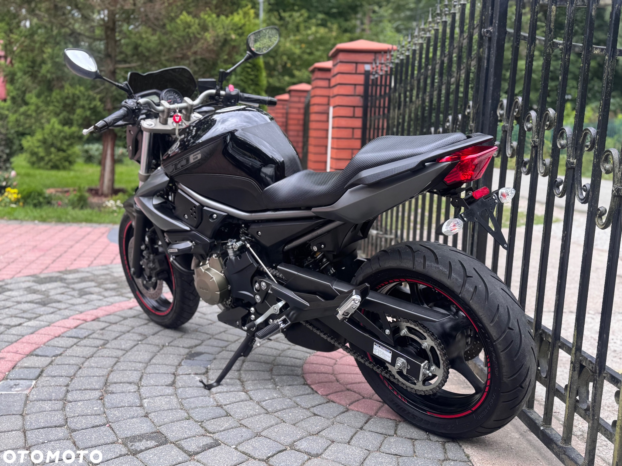 Yamaha XJ - 8