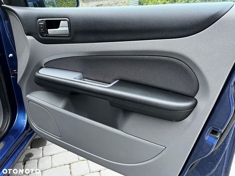 Ford Focus 1.8 Titanium - 19