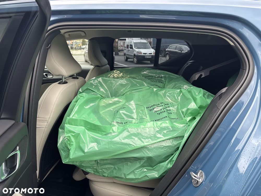 Volvo XC 40 B4 AWD Plus Bright - 15