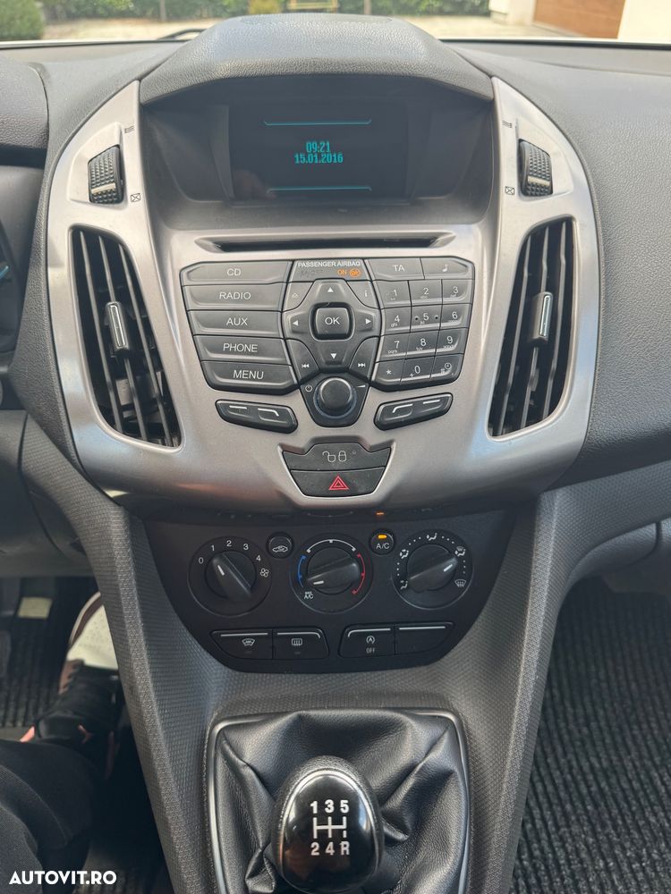 Ford Transit Connect - 12