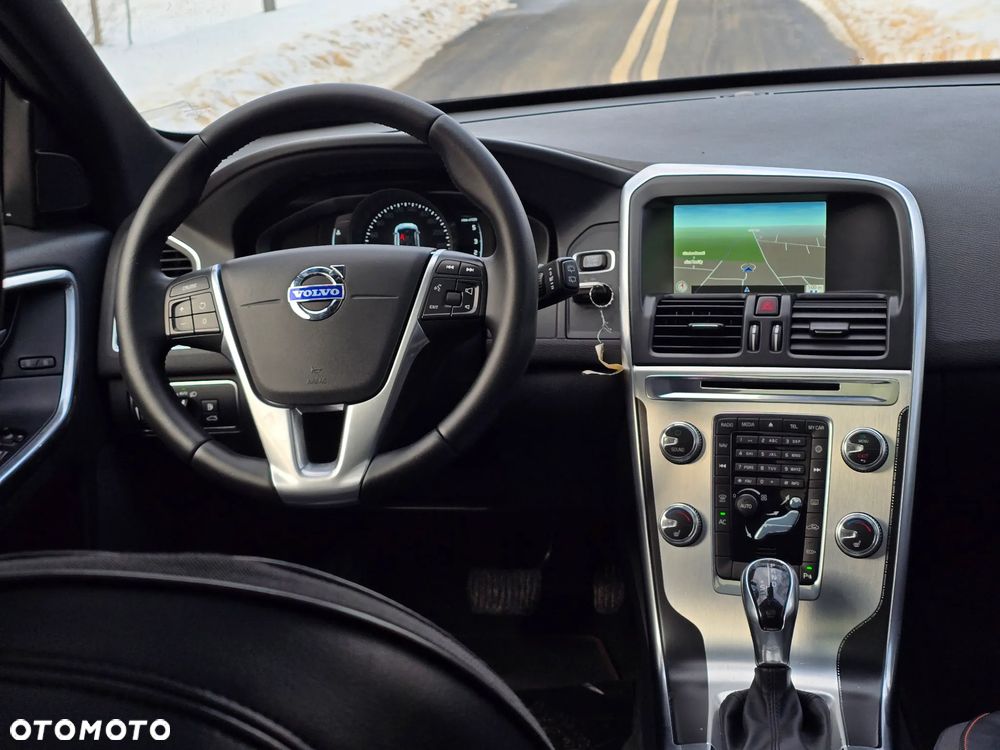 Volvo XC 60 D4 Drive-E Ocean Race - 31