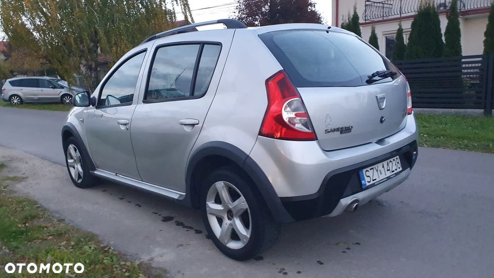 Dacia Sandero Stepway 1.6 - 4