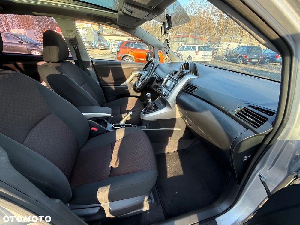 Toyota Verso 2.0 D-4D Sol - 17