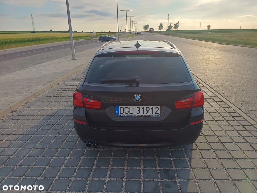 BMW Seria 5 520d xDrive - 6