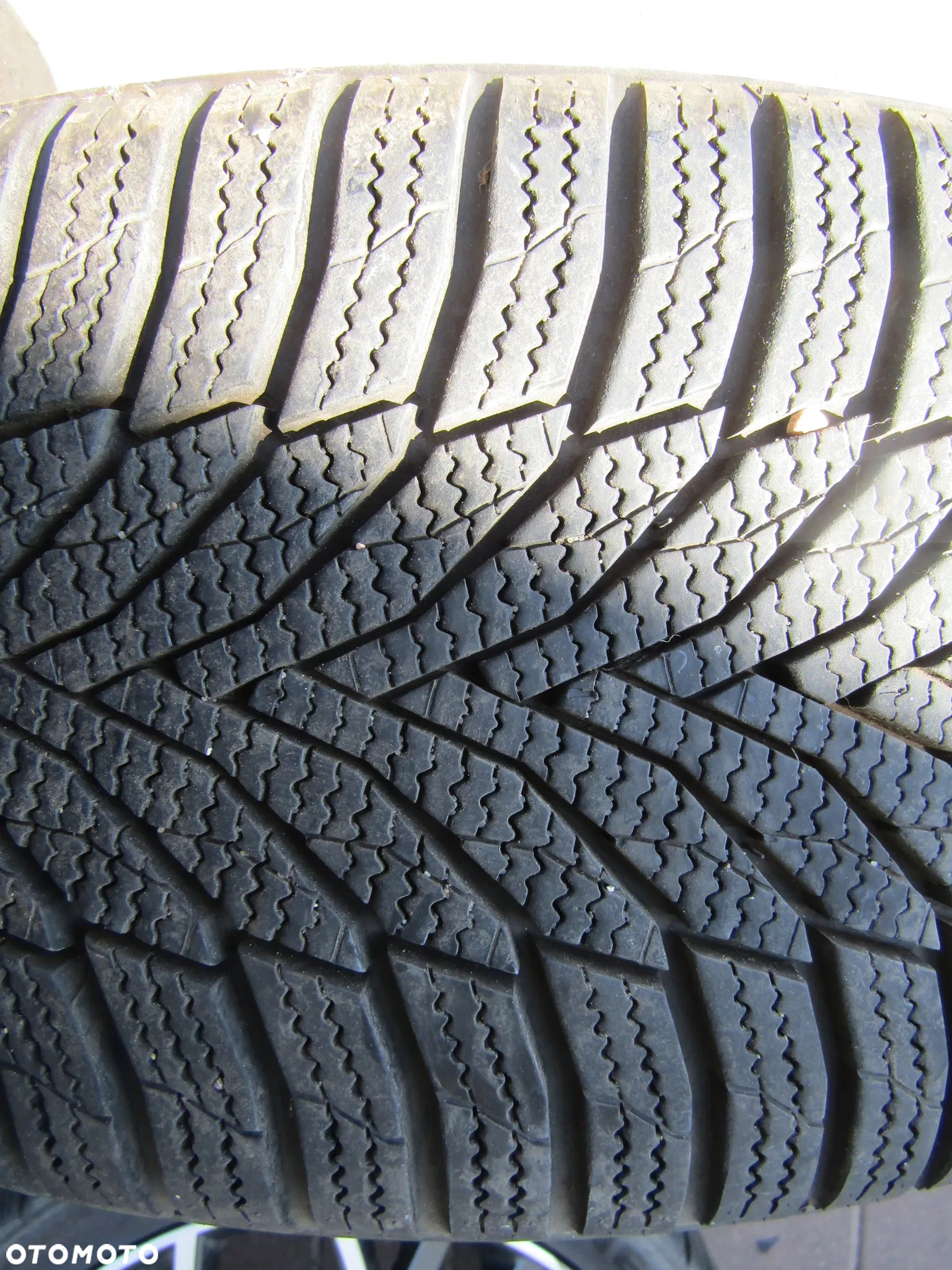FELGI ALUMINIOWE  5X114,3 ET 55 225 40 R18 KIA   12 18R - 14