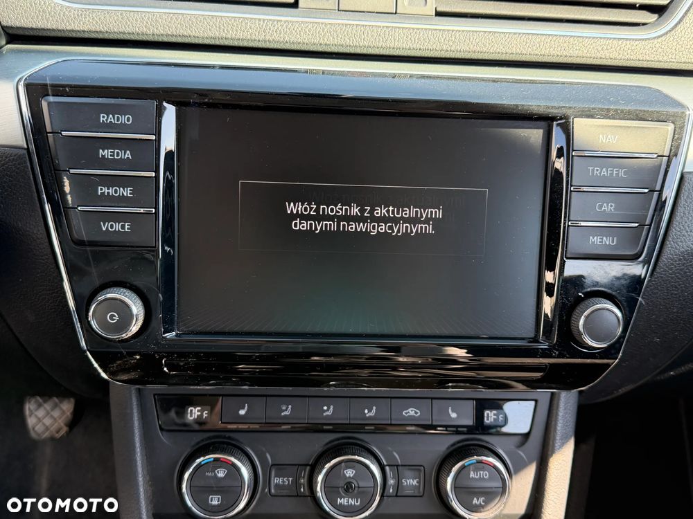 Skoda Superb 1.6 TDI GreenLine - 32