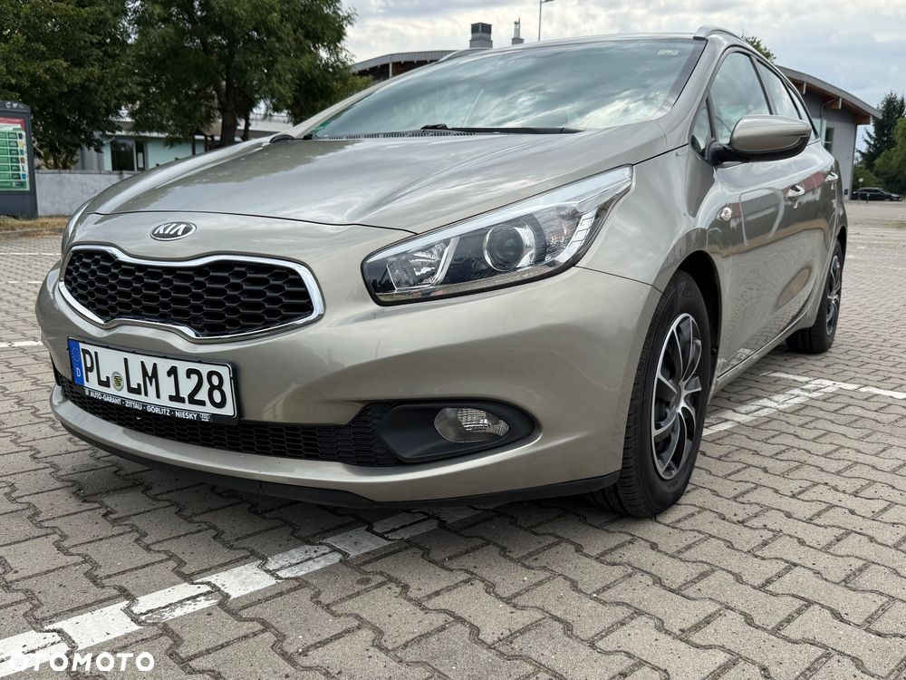 Kia Ceed 1.4 CVVT Dream Team Edition - 1