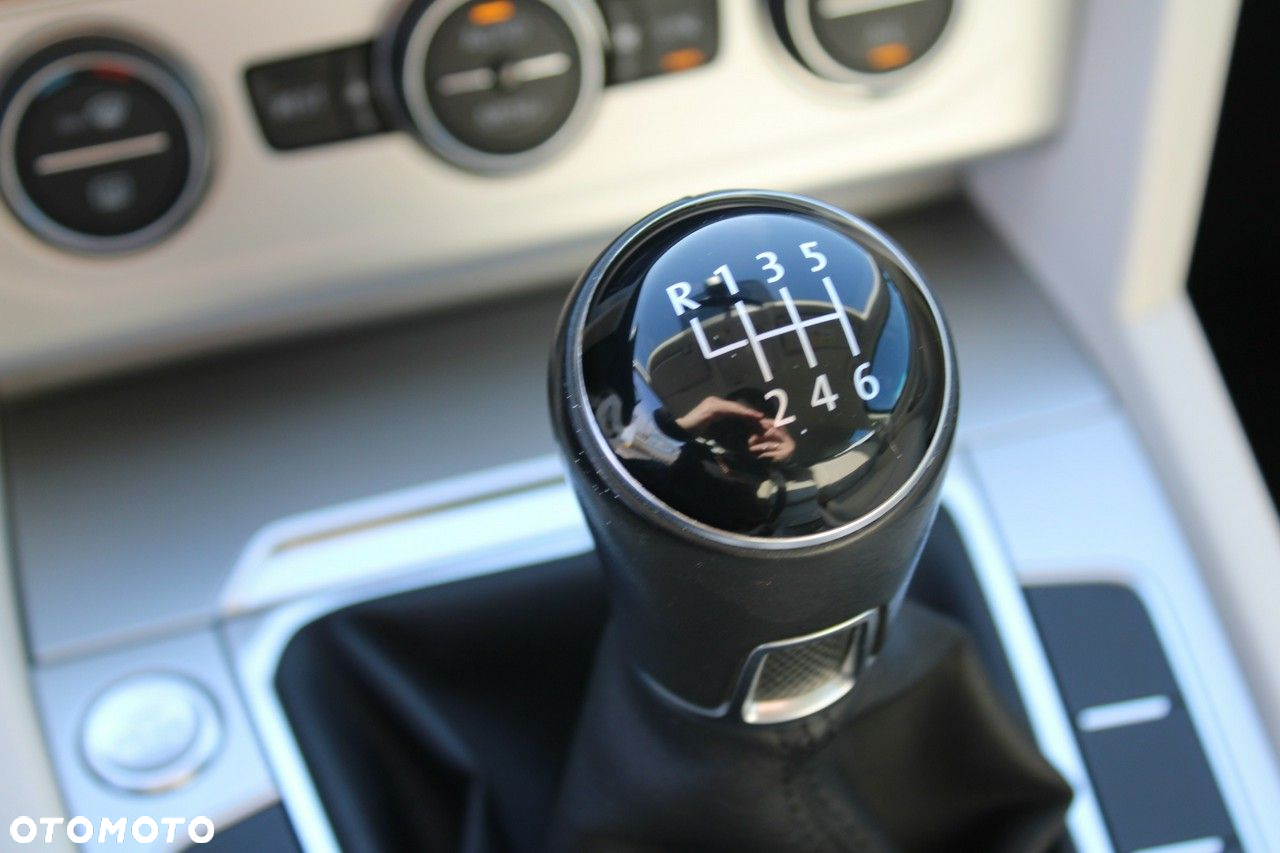 Volkswagen Passat - 23