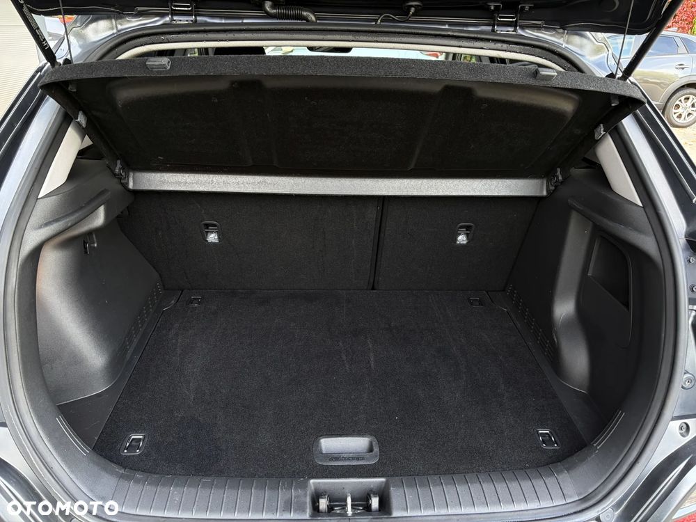 Hyundai Kona - 36