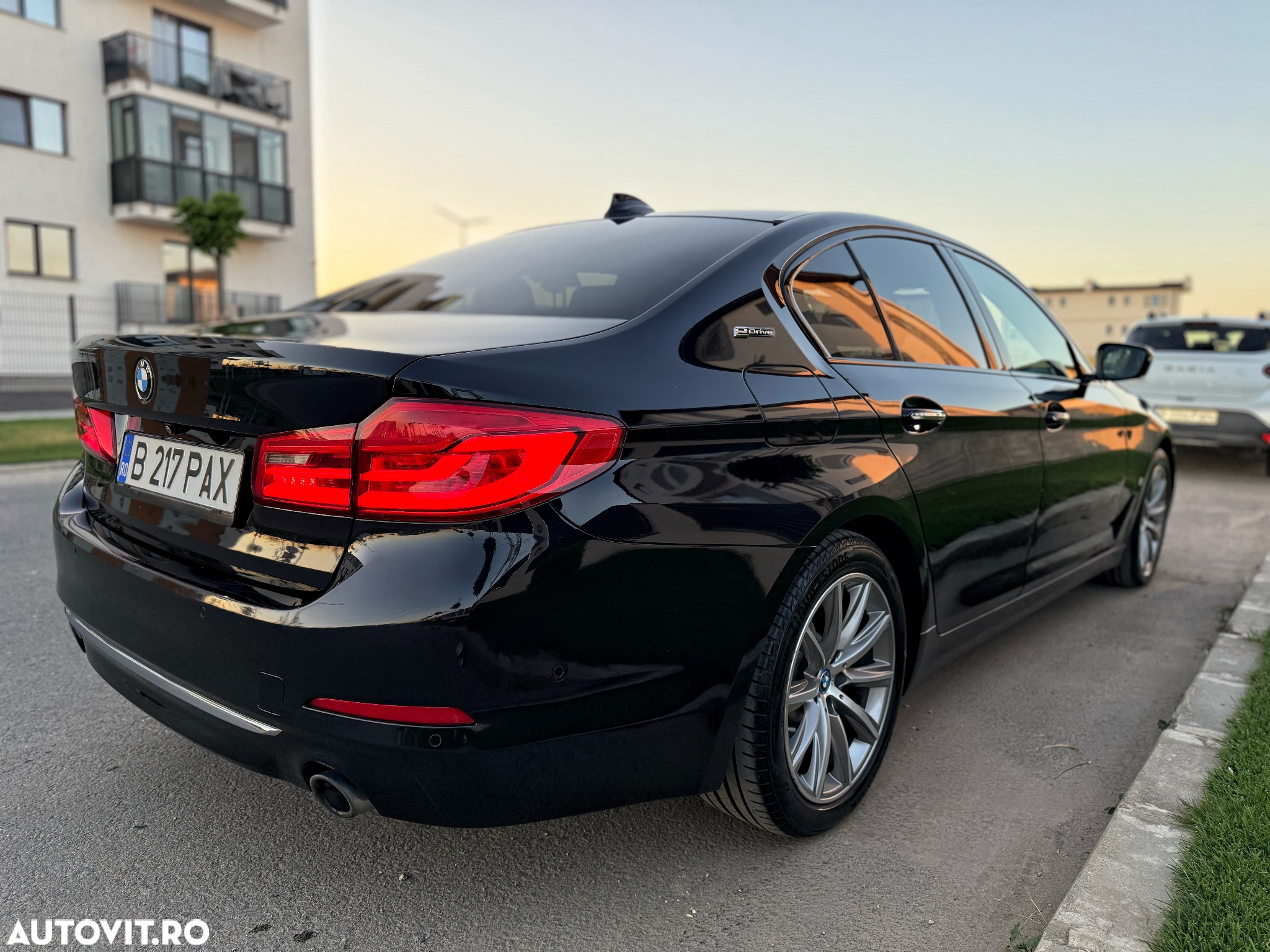BMW Seria 5 530e Aut. - 5