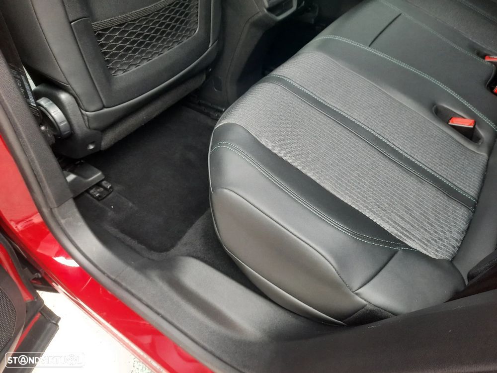 Peugeot 3008 1.6 Hybrid Allure Pack e-EAT8 - 52