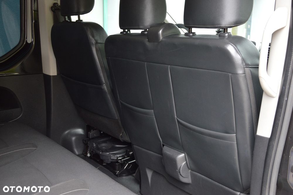 Renault Trafic Grand 2.0 dCi EDC - 30