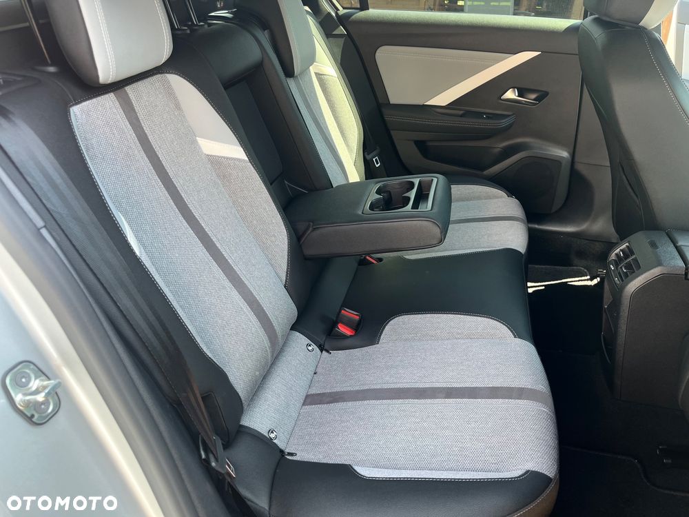 Opel Astra 1.5 D Automatik Edition - 25