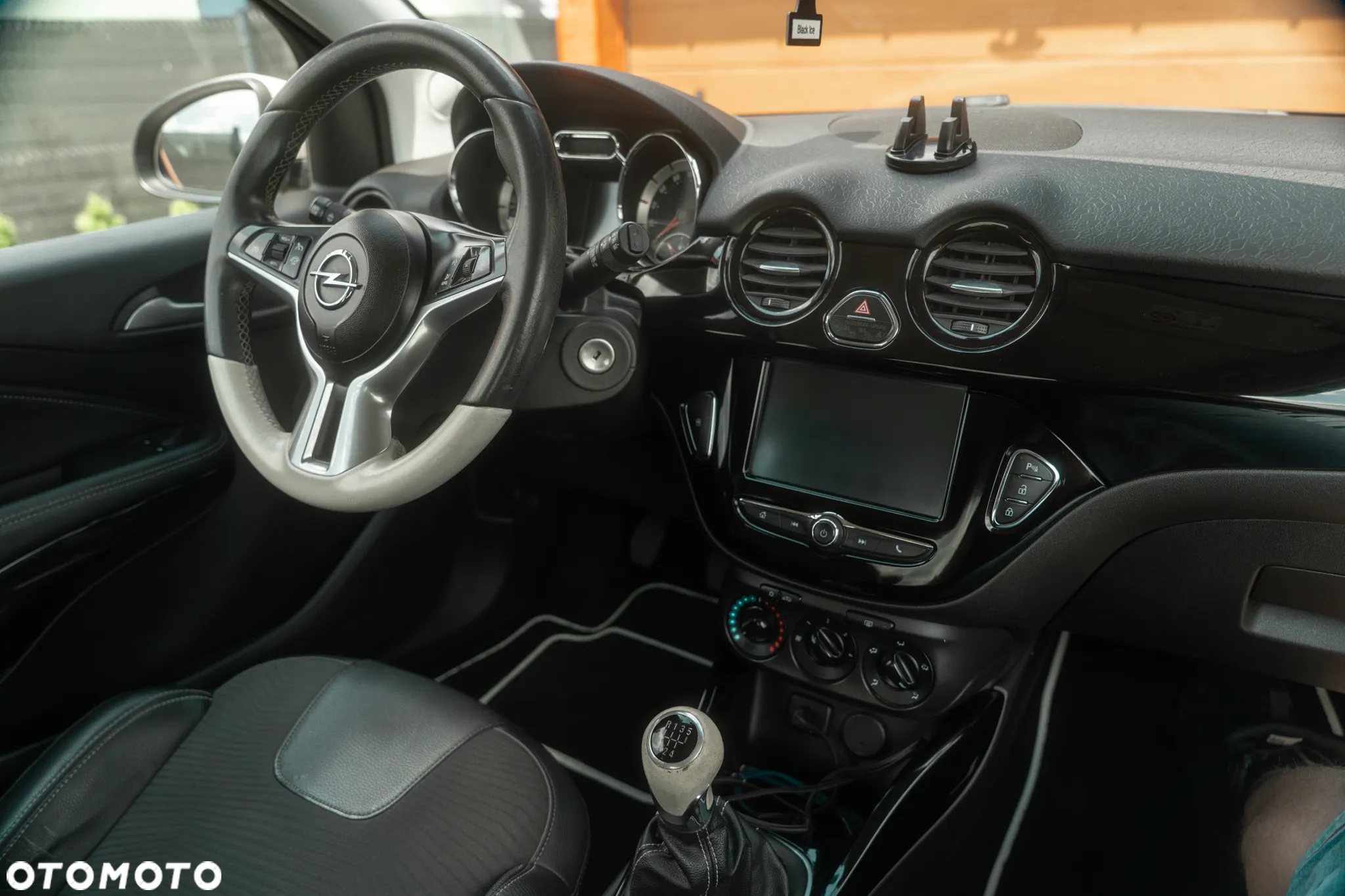 Opel Adam 1.2 - 9