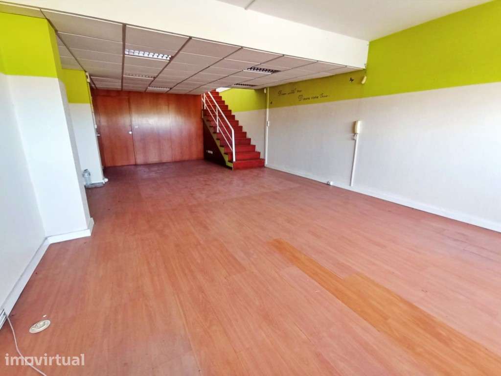 Loja para investimento em São Romão do Coronado - Grande imagem: 2/4