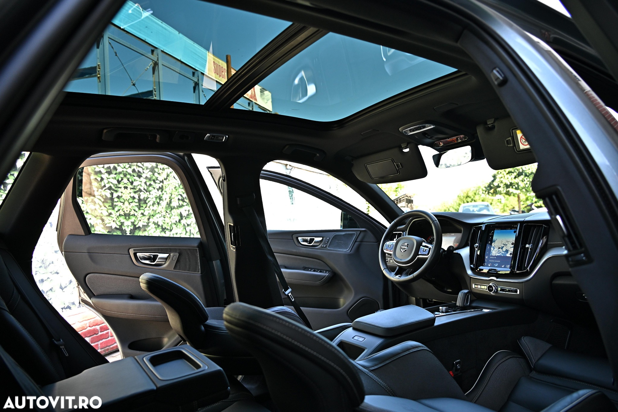 Volvo XC 60 Recharge T8 Twin Engine eAWD R-Design - 17