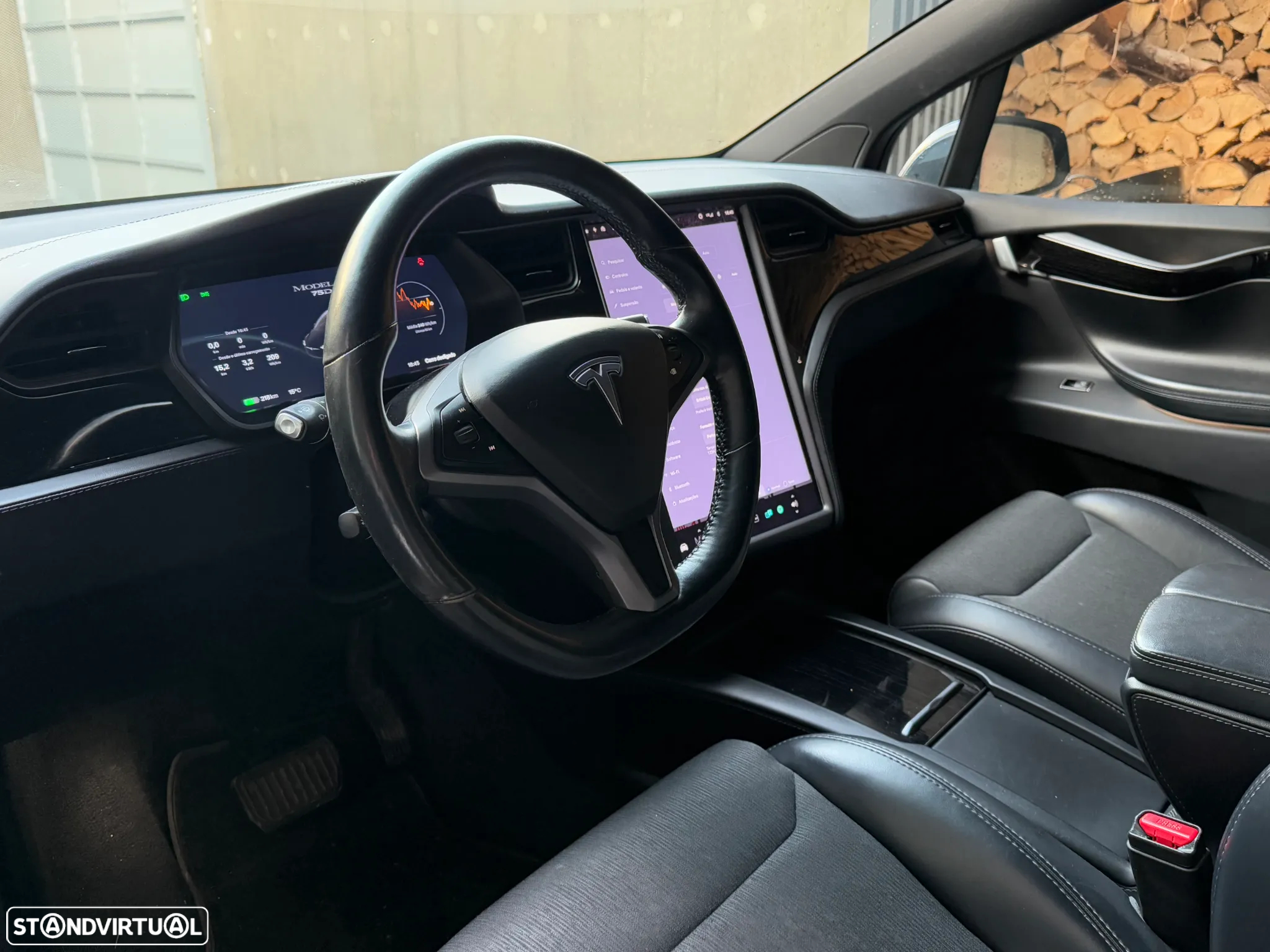 Tesla Model X - 16
