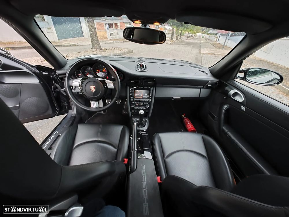 Porsche 911 (997) Carrera 4 S - 25