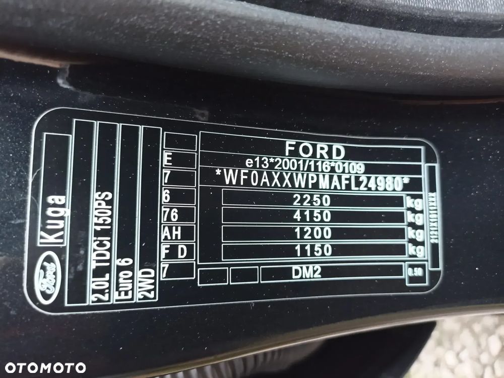 Ford Kuga 2.0 TDCi 2x4 Titanium - 40