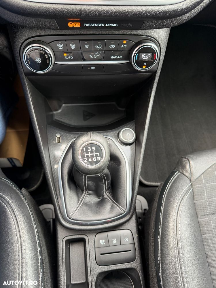Ford Fiesta - 12
