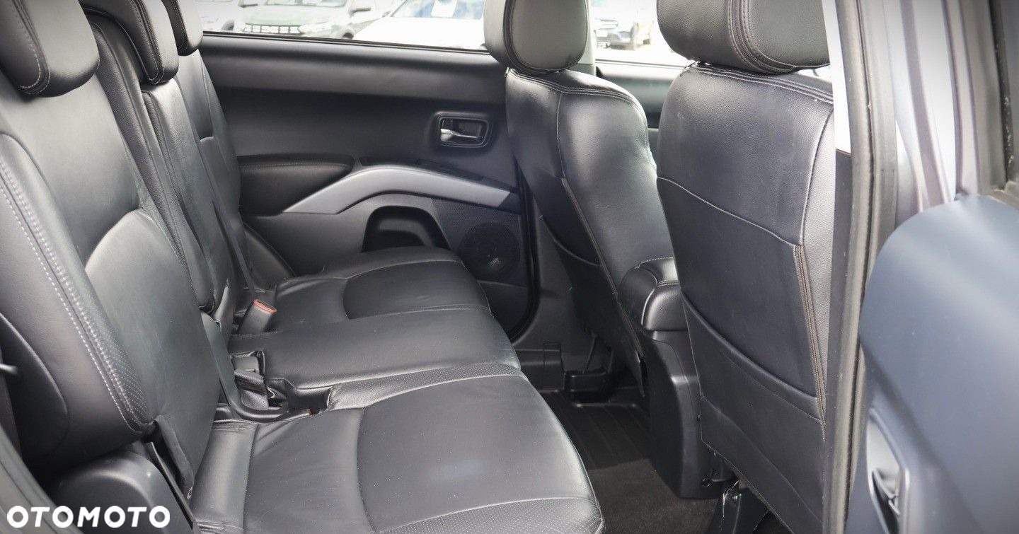 Mitsubishi Outlander - 17